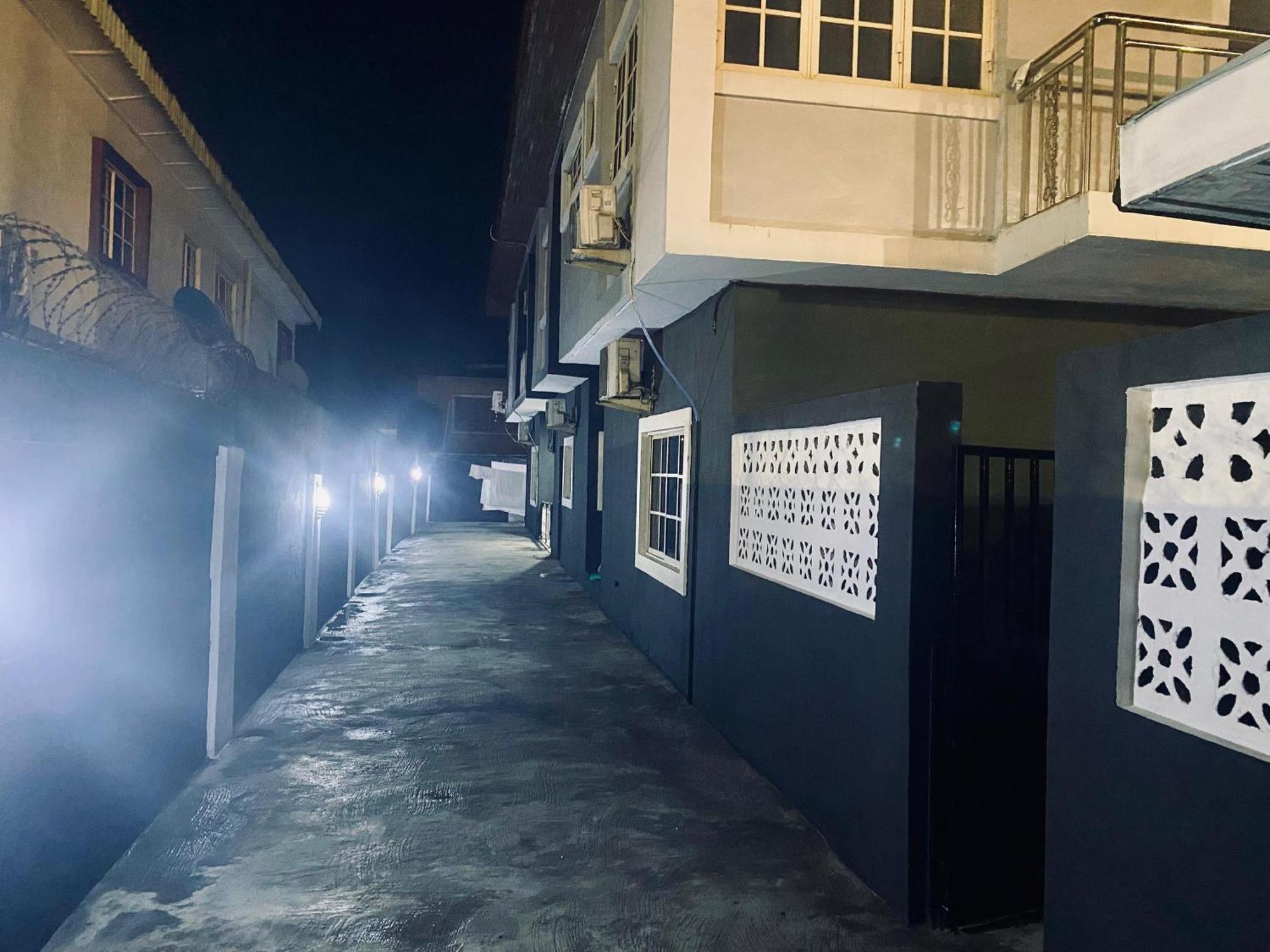 Haute Aparthotel Ikeja Ngoại thất bức ảnh